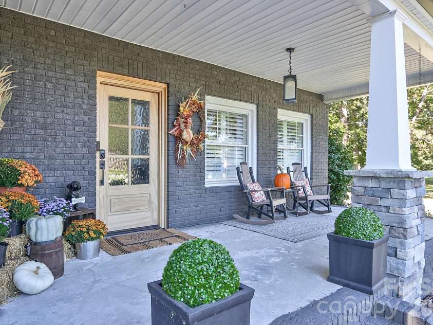 2659 US Highway 21 Highway, Hamptonville, NC 27020.  MLS# CAR4428332, YatesRealty ID 54306. 