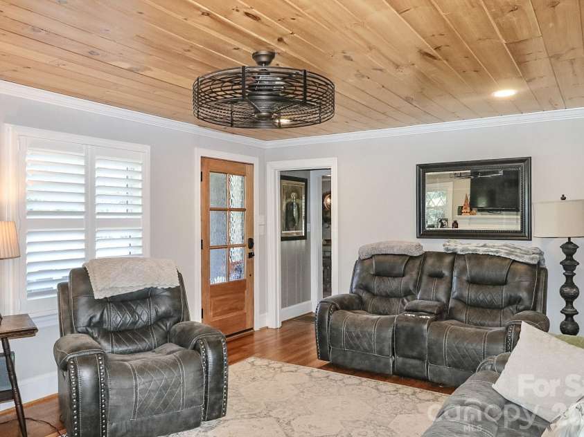 2659 US Highway 21 Highway, Hamptonville, NC 27020.  MLS# CAR4428332, YatesRealty ID 54306. 