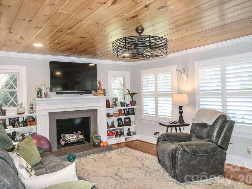 2659 US Highway 21 Highway, Hamptonville, NC 27020.  MLS# CAR4428332, YatesRealty ID 54306. 