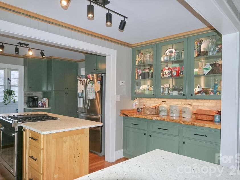 2659 US Highway 21 Highway, Hamptonville, NC 27020.  MLS# CAR4428332, YatesRealty ID 54306. 