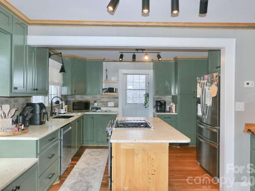 2659 US Highway 21 Highway, Hamptonville, NC 27020.  MLS# CAR4428332, YatesRealty ID 54306. 