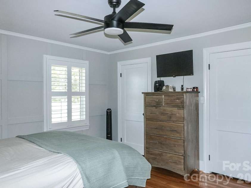 2659 US Highway 21 Highway, Hamptonville, NC 27020.  MLS# CAR4428332, YatesRealty ID 54306. 