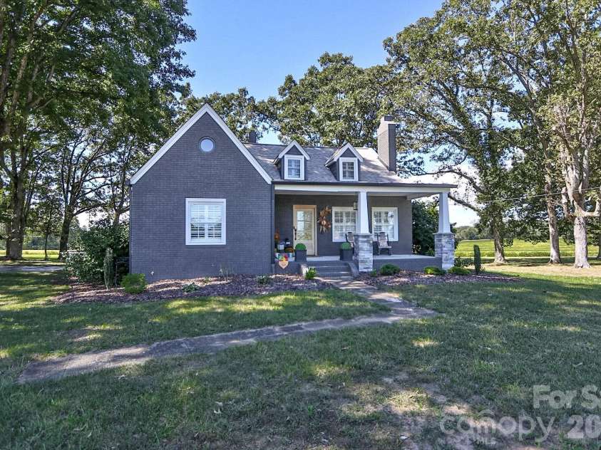 2659 US Highway 21 Highway, Hamptonville, NC 27020.  MLS# CAR4428332, YatesRealty ID 54306. 