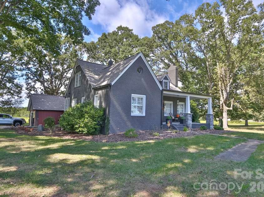 2659 US Highway 21 Highway, Hamptonville, NC 27020.  MLS# CAR4428332, YatesRealty ID 54306. 