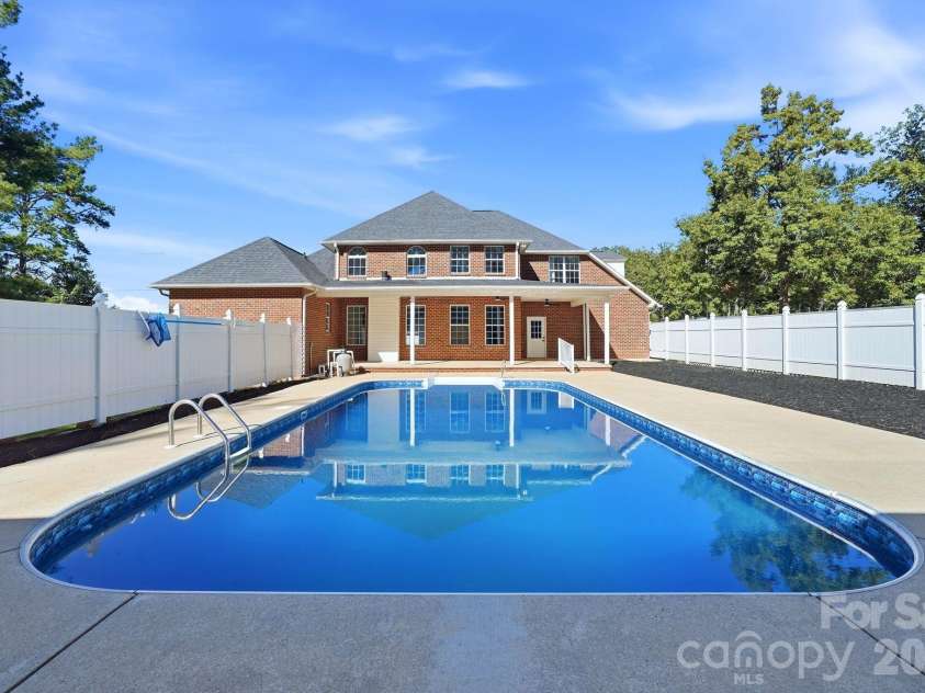 3779 NC 16 Highway, Maiden, NC 28650.  MLS# CAR4428674, YatesRealty ID 54308. 