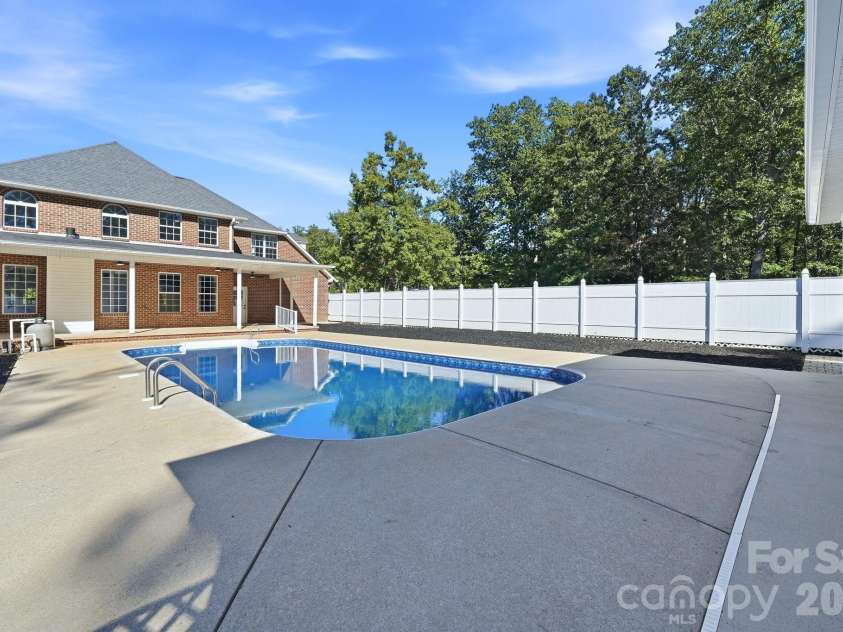 3779 NC 16 Highway, Maiden, NC 28650.  MLS# CAR4428674, YatesRealty ID 54308. 