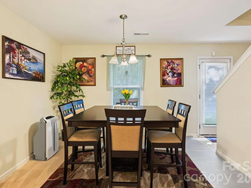 1319 Phil Oneil Drive, Charlotte, NC 28215.  MLS# CAR4427911, YatesRealty ID 54309. 