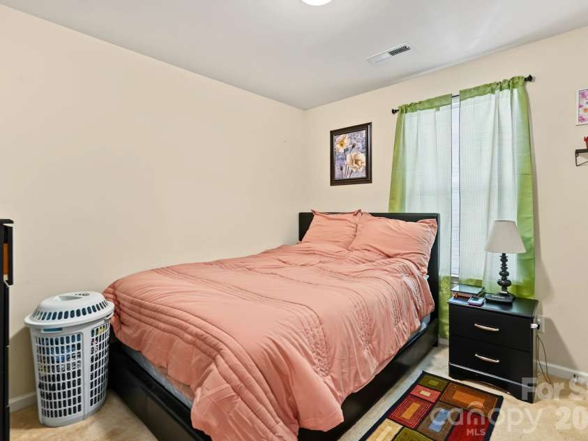 1319 Phil Oneil Drive, Charlotte, NC 28215.  MLS# CAR4427911, YatesRealty ID 54309. 