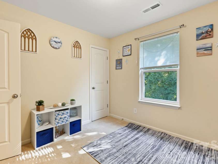 1319 Phil Oneil Drive, Charlotte, NC 28215.  MLS# CAR4427911, YatesRealty ID 54309. 