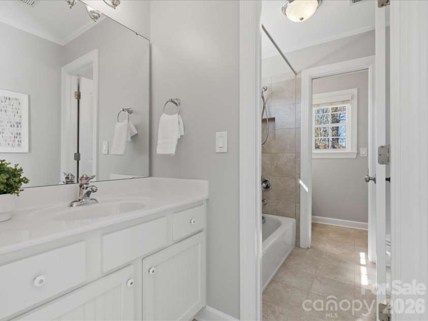 3431 Delamere Drive, Matthews, NC 28104.  MLS# CAR4357571, YatesRealty ID 5431. 