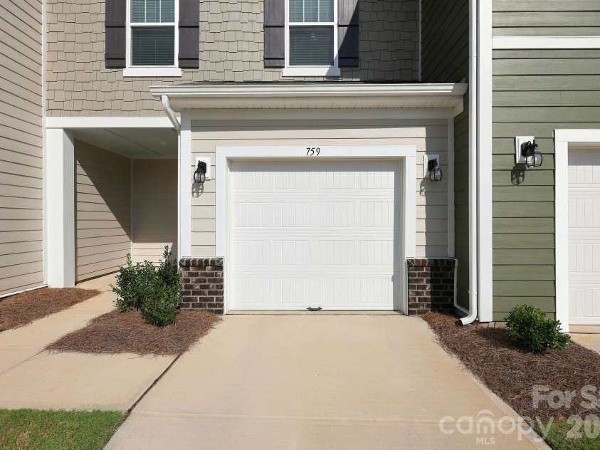 759 Kitfox Drive, Concord, NC 28027.  MLS# CAR4428037, YatesRealty ID 54310. 