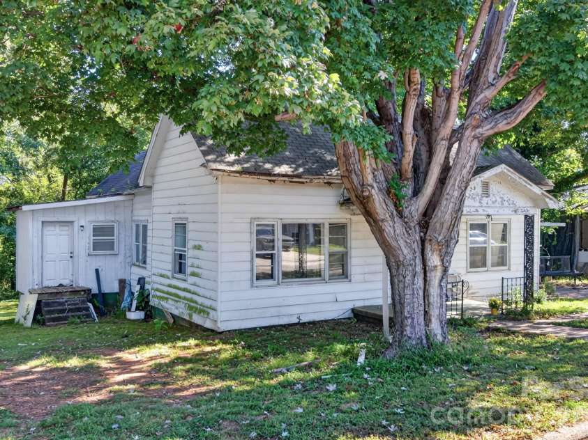 117 Mitchell Street, Salisbury, NC 28144.  MLS# CAR4427966, YatesRealty ID 54311. 