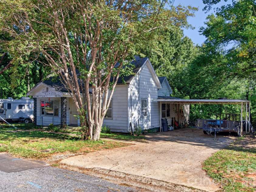 117 Mitchell Street, Salisbury, NC 28144.  MLS# CAR4427966, YatesRealty ID 54311. 