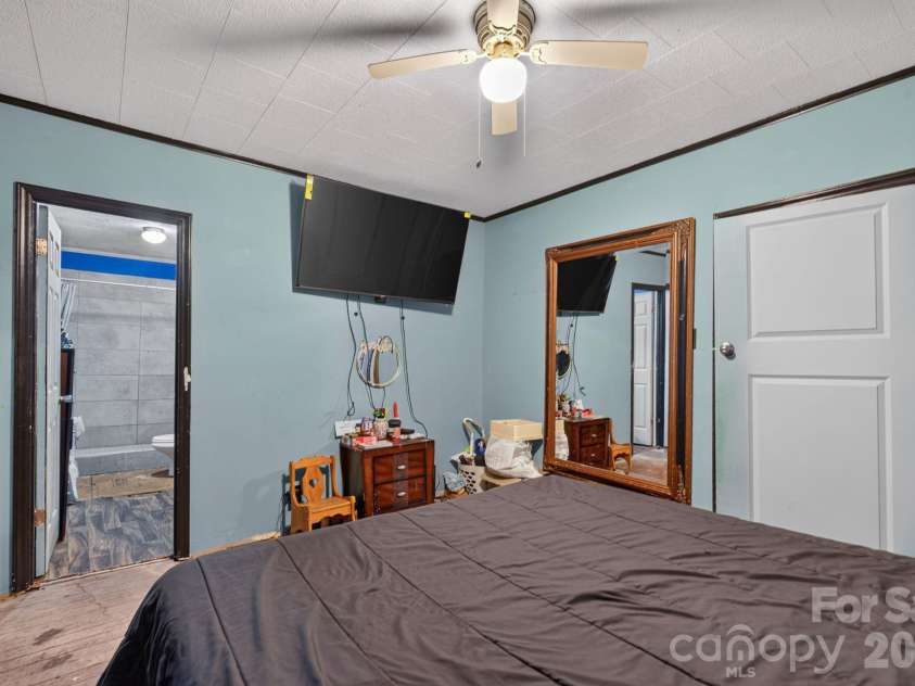117 Mitchell Street, Salisbury, NC 28144.  MLS# CAR4427966, YatesRealty ID 54311. 