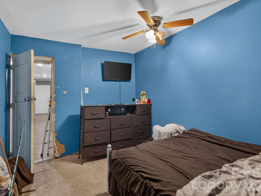 117 Mitchell Street, Salisbury, NC 28144.  MLS# CAR4427966, YatesRealty ID 54311. 