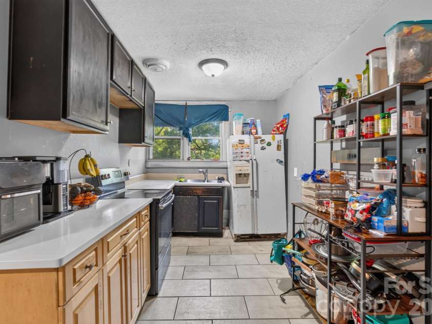 117 Mitchell Street, Salisbury, NC 28144.  MLS# CAR4427966, YatesRealty ID 54311. 