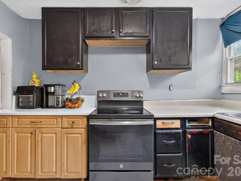 117 Mitchell Street, Salisbury, NC 28144.  MLS# CAR4427966, YatesRealty ID 54311. 