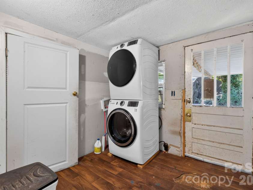 117 Mitchell Street, Salisbury, NC 28144.  MLS# CAR4427966, YatesRealty ID 54311. 