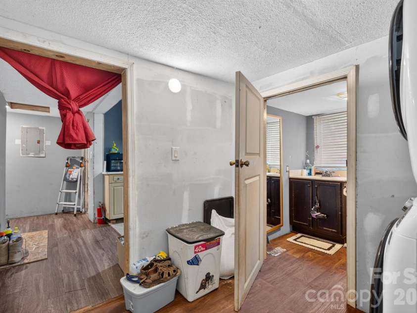 117 Mitchell Street, Salisbury, NC 28144.  MLS# CAR4427966, YatesRealty ID 54311. 
