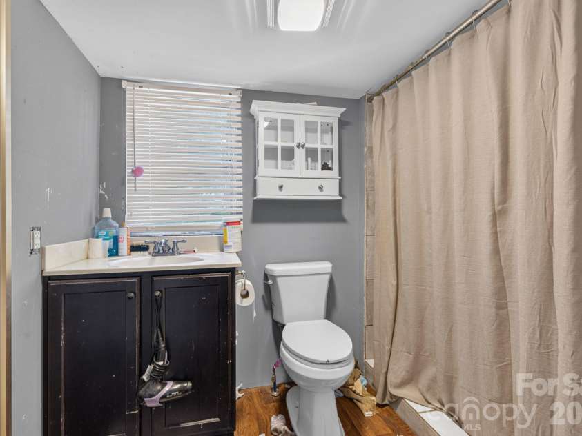 117 Mitchell Street, Salisbury, NC 28144.  MLS# CAR4427966, YatesRealty ID 54311. 