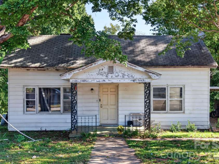 117 Mitchell Street, Salisbury, NC 28144.  MLS# CAR4427966, YatesRealty ID 54311. 