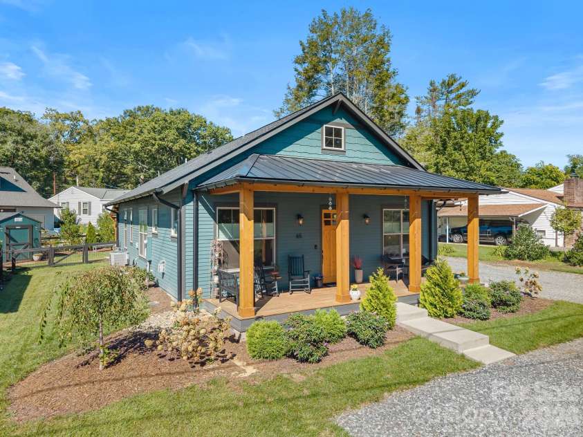 65 White Oak Lane, Brevard, NC 28712.  MLS# CAR4427821, YatesRealty ID 54314. 