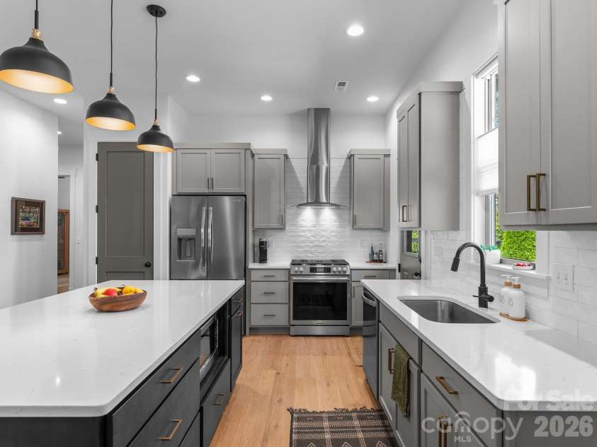 65 White Oak Lane, Brevard, NC 28712.  MLS# CAR4427821, YatesRealty ID 54314. 