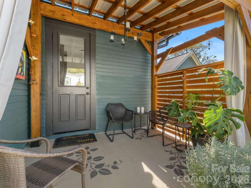 65 White Oak Lane, Brevard, NC 28712.  MLS# CAR4427821, YatesRealty ID 54314. 