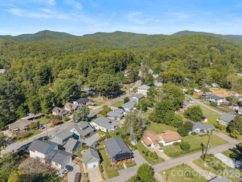 65 White Oak Lane, Brevard, NC 28712.  MLS# CAR4427821, YatesRealty ID 54314. 