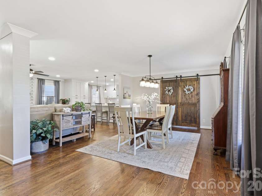 8317 Fallsdale Drive, Charlotte, NC 28214.  MLS# CAR4427702, YatesRealty ID 54315. 