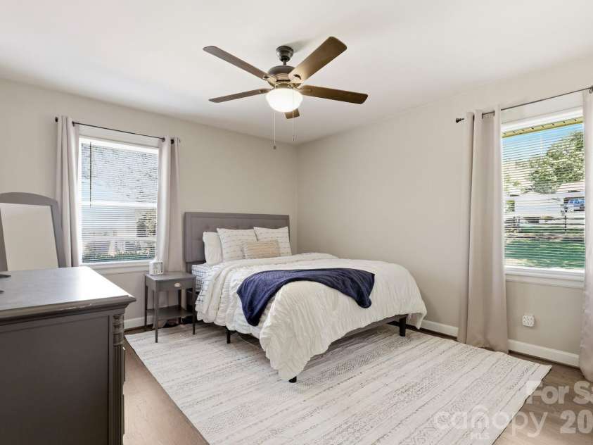 8317 Fallsdale Drive, Charlotte, NC 28214.  MLS# CAR4427702, YatesRealty ID 54315. 