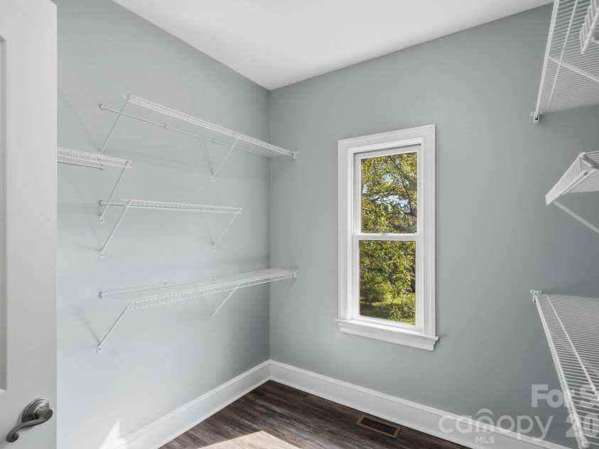 1086 Shinnville Road, Cleveland, NC 27013.  MLS# CAR4427384, YatesRealty ID 54316. 