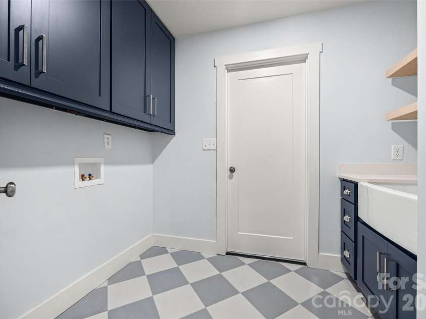 25002 Molokai Drive, Tega Cay, SC 29708.  MLS# CAR4427167, YatesRealty ID 54317. 