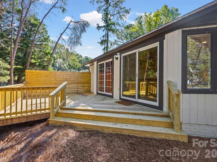 25002 Molokai Drive, Tega Cay, SC 29708.  MLS# CAR4427167, YatesRealty ID 54317. 