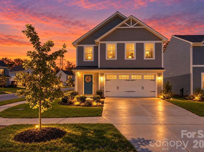 2014 Silver Creek Road, Charlotte, NC 28214.  MLS# CAR4427378, YatesRealty ID 54319. 