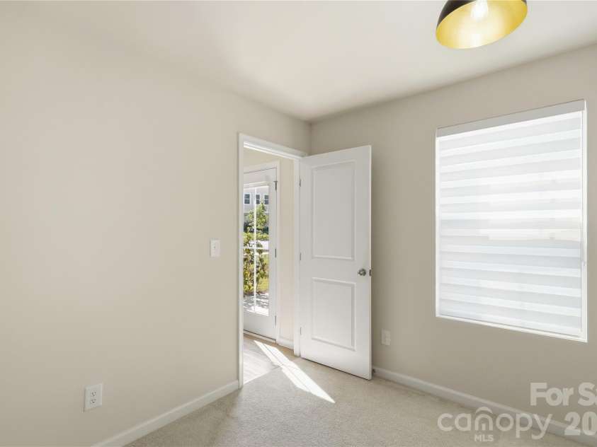 2014 Silver Creek Road, Charlotte, NC 28214.  MLS# CAR4427378, YatesRealty ID 54319. 
