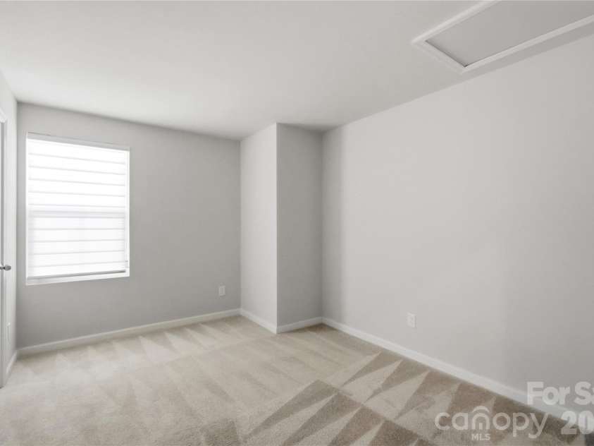 2014 Silver Creek Road, Charlotte, NC 28214.  MLS# CAR4427378, YatesRealty ID 54319. 