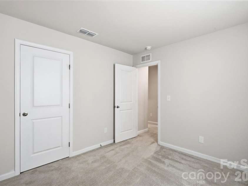2014 Silver Creek Road, Charlotte, NC 28214.  MLS# CAR4427378, YatesRealty ID 54319. 
