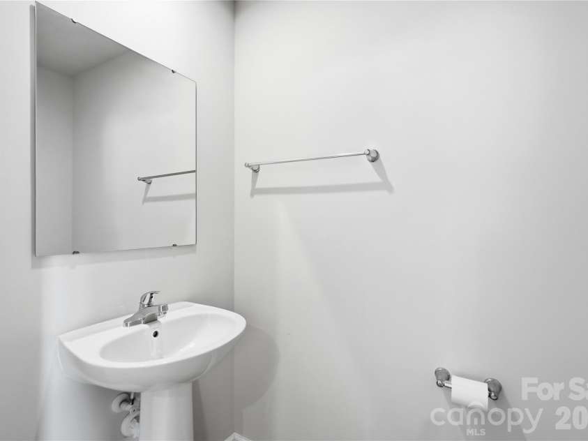2014 Silver Creek Road, Charlotte, NC 28214.  MLS# CAR4427378, YatesRealty ID 54319. Half-Bath