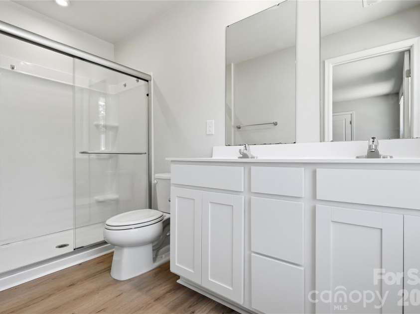 2014 Silver Creek Road, Charlotte, NC 28214.  MLS# CAR4427378, YatesRealty ID 54319. Primary Bathroom.
