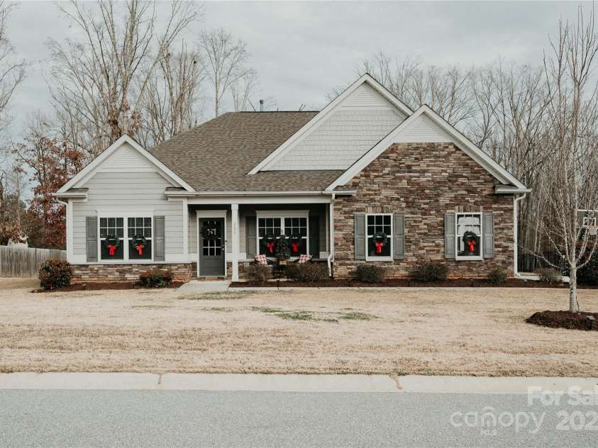 155 Autumn Mist Road, Statesville, NC 28677.  MLS# CAR4330109, YatesRealty ID 5432. 