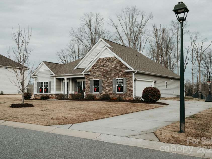 155 Autumn Mist Road, Statesville, NC 28677.  MLS# CAR4330109, YatesRealty ID 5432. 