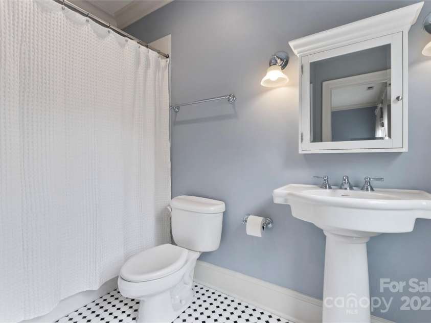 235 Grey Road, Davidson, NC 28036.  MLS# CAR4189810, YatesRealty ID 5432. 