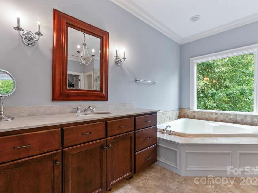 235 Grey Road, Davidson, NC 28036.  MLS# CAR4189810, YatesRealty ID 5432. Primary Bath