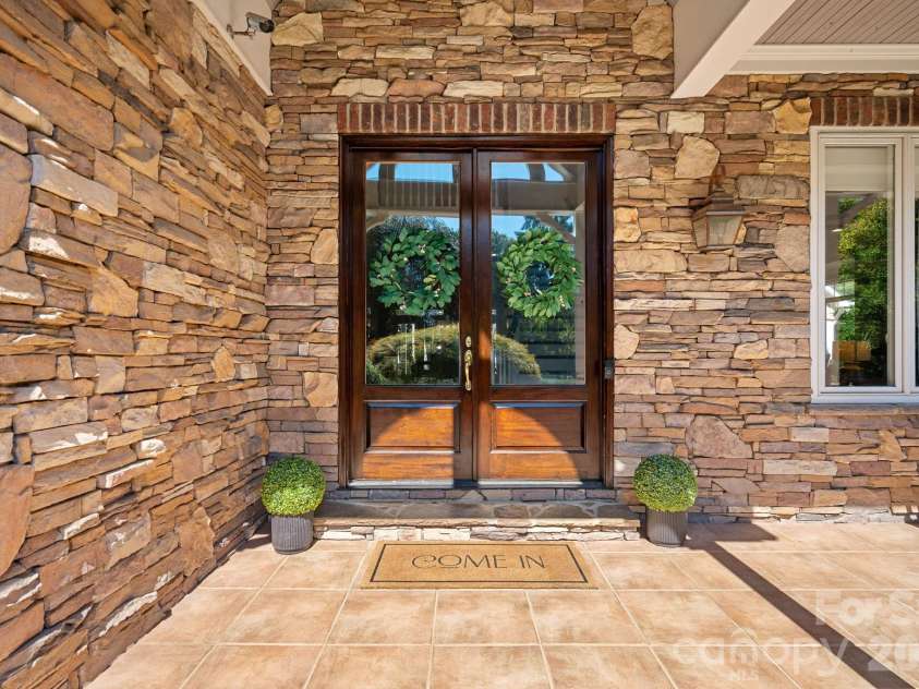 176 Vineyard Drive, Mooresville, NC 28117.  MLS# CAR4427053, YatesRealty ID 54322. 