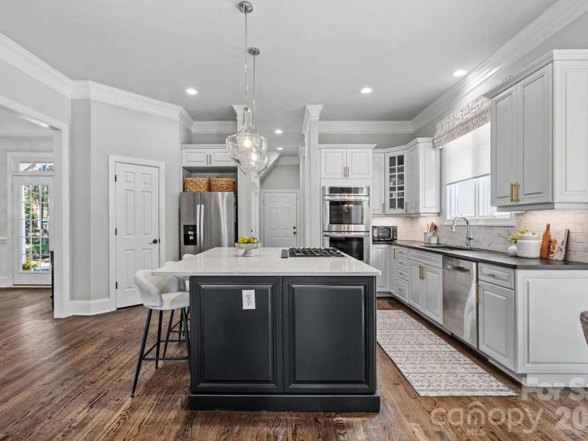 176 Vineyard Drive, Mooresville, NC 28117.  MLS# CAR4427053, YatesRealty ID 54322. 