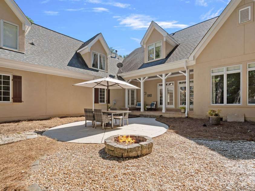 176 Vineyard Drive, Mooresville, NC 28117.  MLS# CAR4427053, YatesRealty ID 54322. 