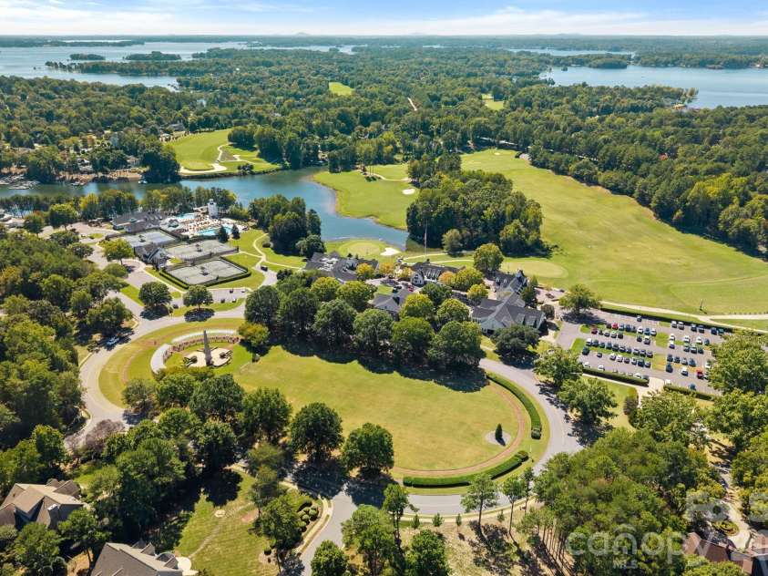 176 Vineyard Drive, Mooresville, NC 28117.  MLS# CAR4427053, YatesRealty ID 54322. 