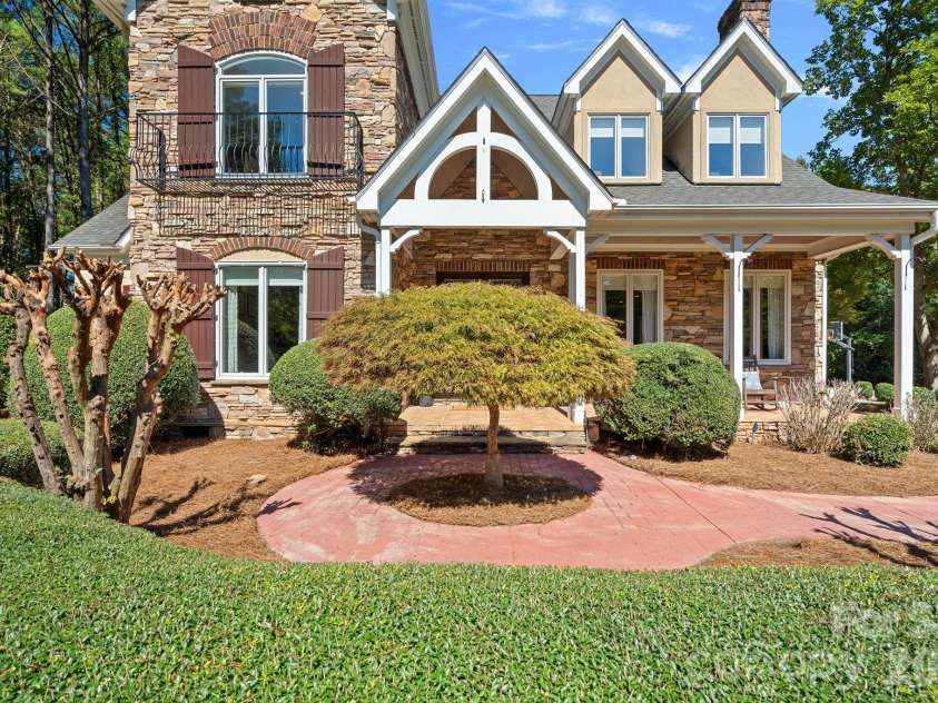 176 Vineyard Drive, Mooresville, NC 28117.  MLS# CAR4427053, YatesRealty ID 54322. 