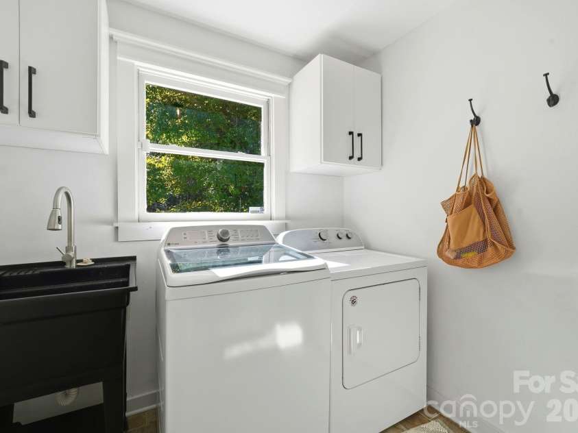 908 Chambwood Road, Monroe, NC 28110.  MLS# CAR4427033, YatesRealty ID 54323. Main Level Laundry